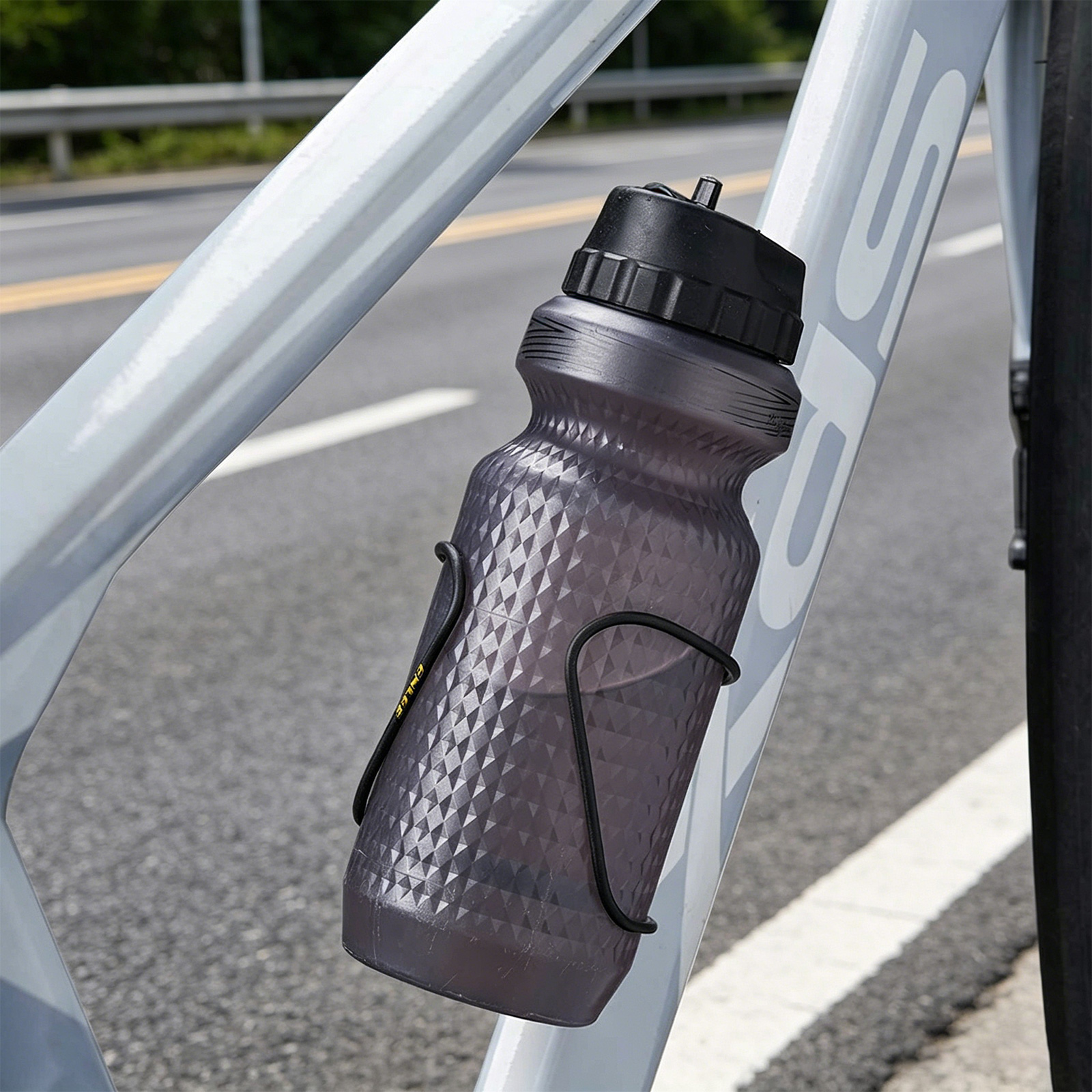 Ultra Light Bike Bottle Holder - Ultra Cycling Gear のレビューと価格